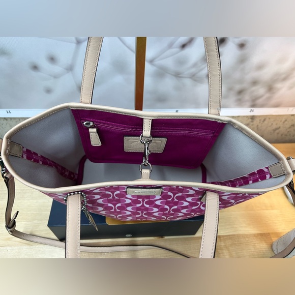 Coach Peyton Park Dream C Tote Pink with Light Beige Trim NºF1393-F26201 - Picture 8 of 14